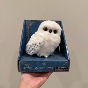 Universal Studios Harry Potter Snowy Owl Toy with Sound and Movement